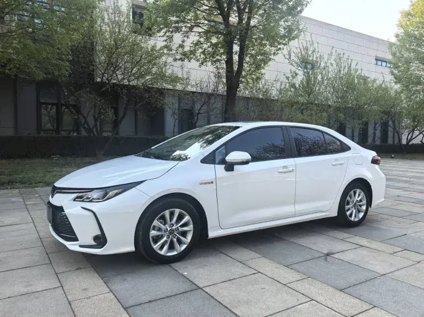 2020 Toyota Corolla Hybird E+ 1.8L 99HP L4 E-CVT PHEV 10.5KWH