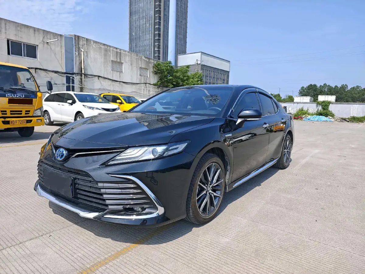 2023 Toyota Camry 2.5L 178HP L4 E-CVT Hybrid