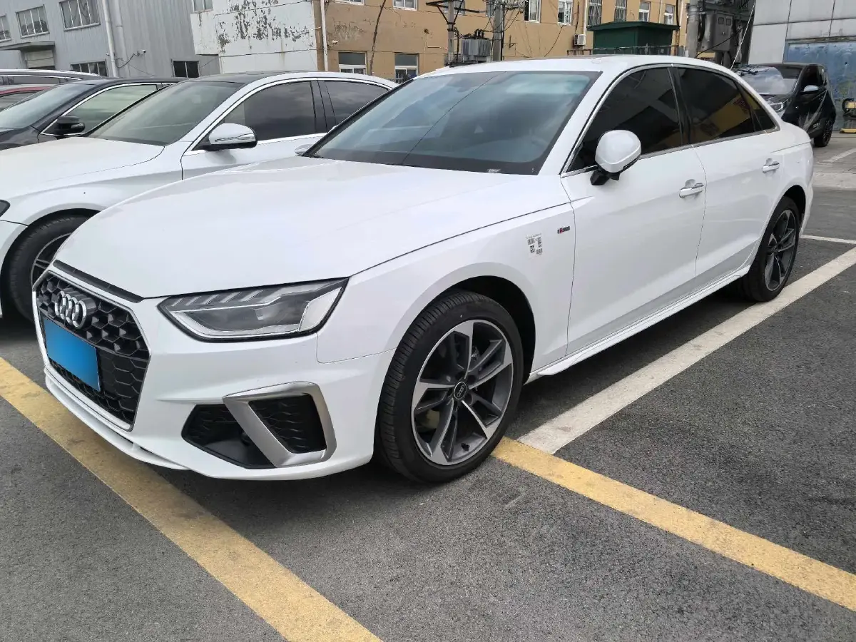 2024 Audi A4L 2.0T 190HP L4 7DCT