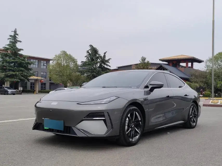 2024 Geely Galaxy E8 BEV 62KWH