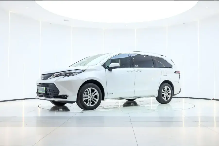 2023 Toyota Sienna 2.5L 189HP L4 E-CVT Hybrid