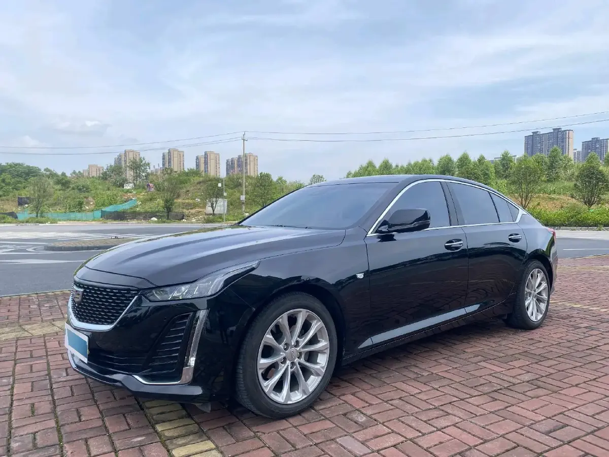 2022 Cadillac CT5 2.0T 237HP L4 10AT