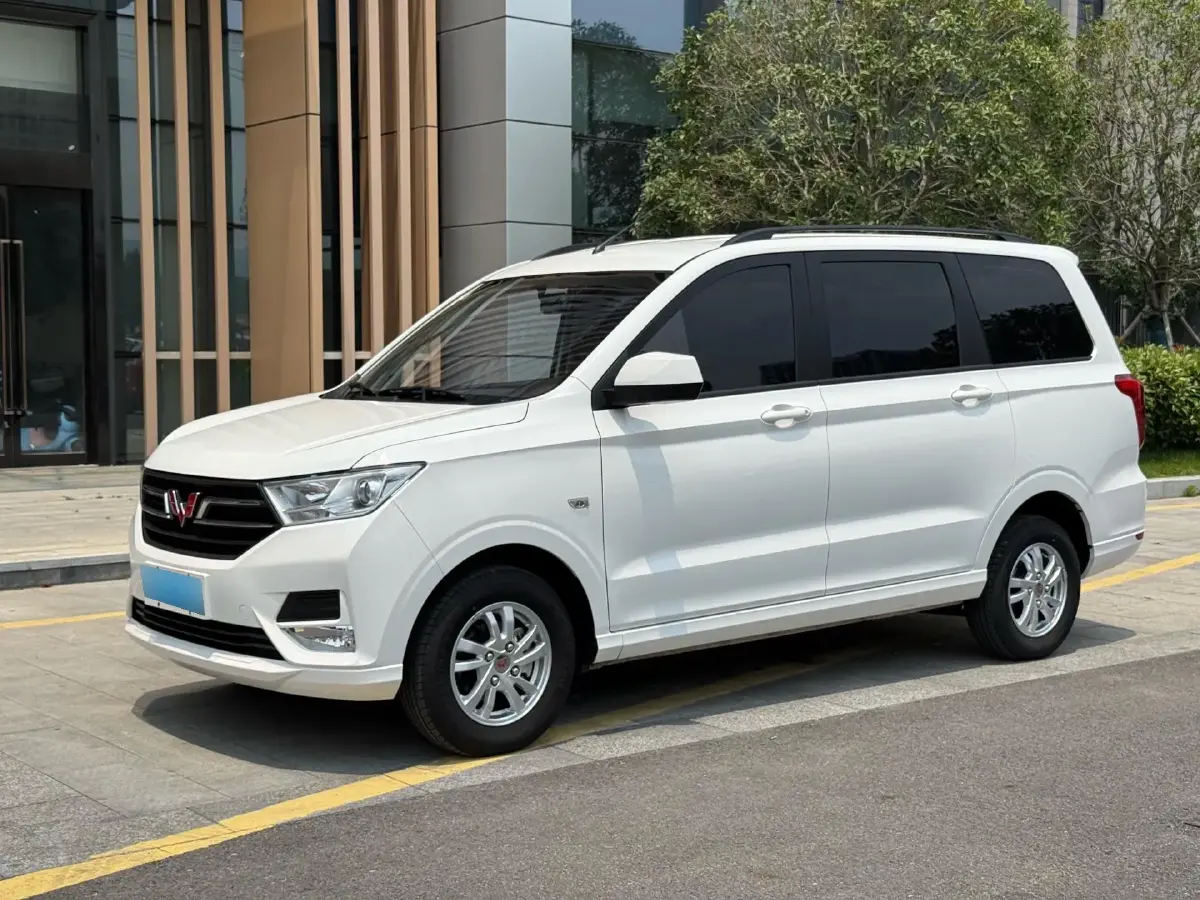 2021 WuLing HongGuang 1.5L 99HP L4 6MT