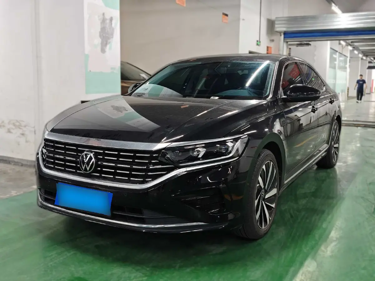 2022 Volkswagen Passat 2.0T 186HP L4 7DCT