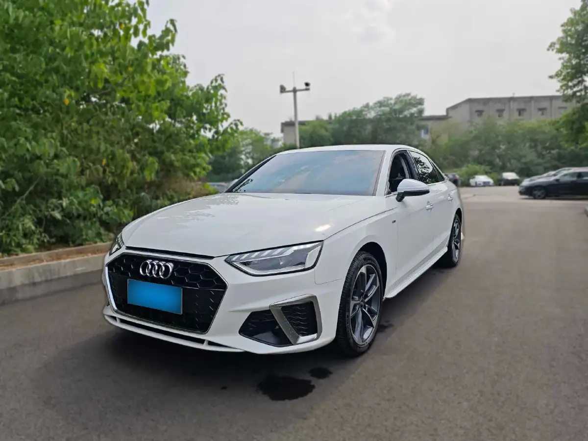 2023 Audi A4L 2.0T 190HP L4 7DCT