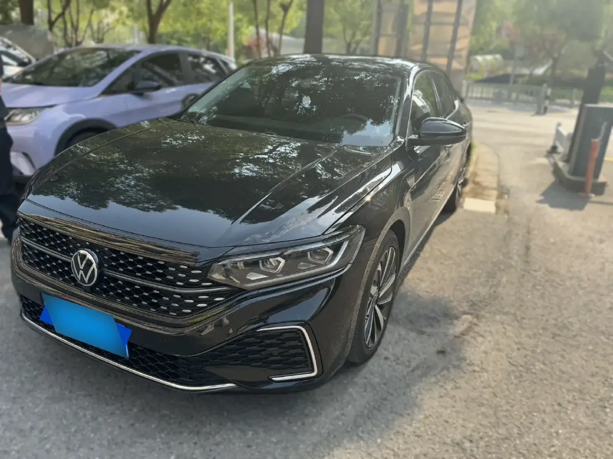 2021 Volkswagen Passat 2.0T 186HP L4 7DCT