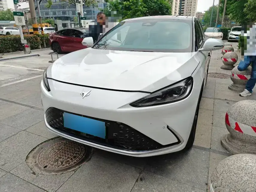 2022 ARCFOX αS BEV 93.6KWH