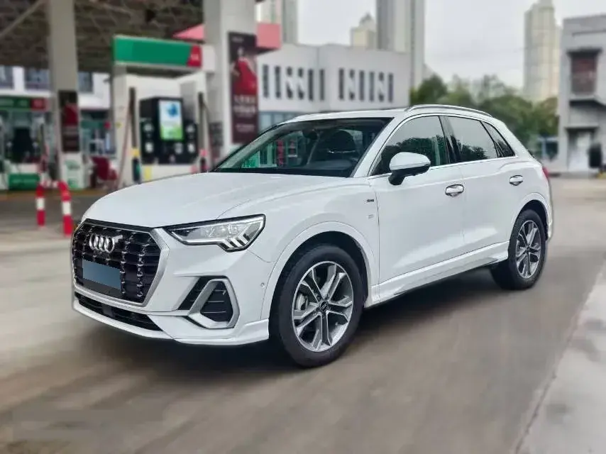 2023 Audi Q3 2.0T 186HP L4 7DCT