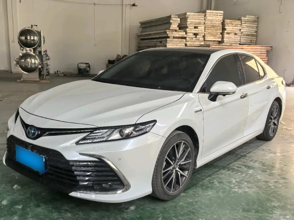2021 Toyota Camry 2.5L 178HP L4 E-CVT Hybrid
