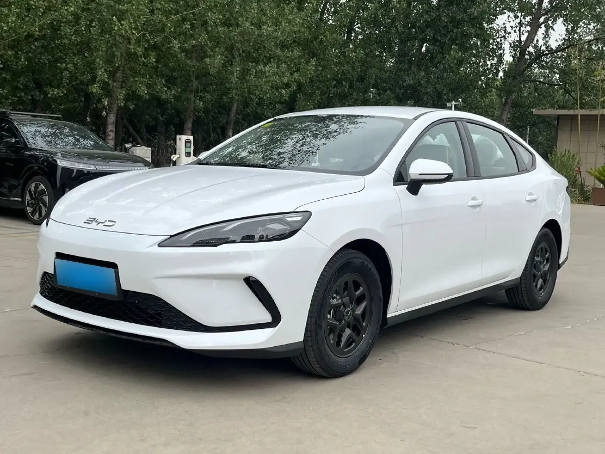 2025 BYD Seal05 DM-i 1.5L 101HP L4 E-CVT PHEV 7.68KWH
