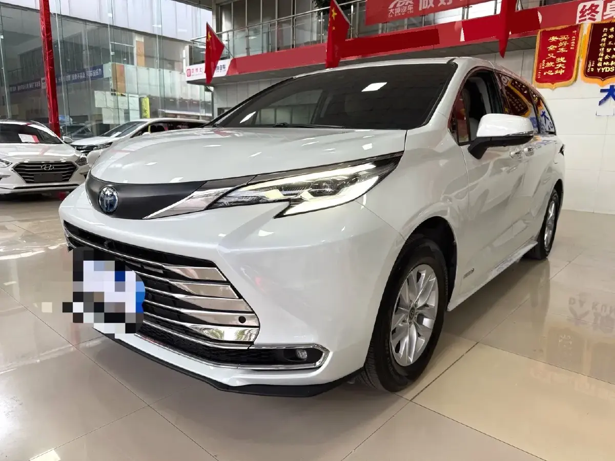 2021 Toyota Sienna 2.5L 192HP L4 E-CVT Hybrid