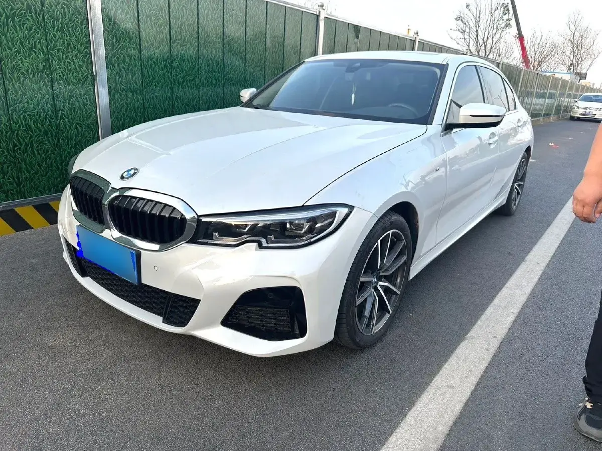 2022 BMW 3 Series 2.0T 184HP L4 8AT