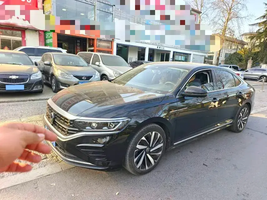 2023 Volkswagen Passat 2.0T 186HP L4 7DCT