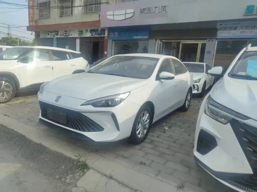 2023 Roewe i5 1.5L 129HP L4 5MT