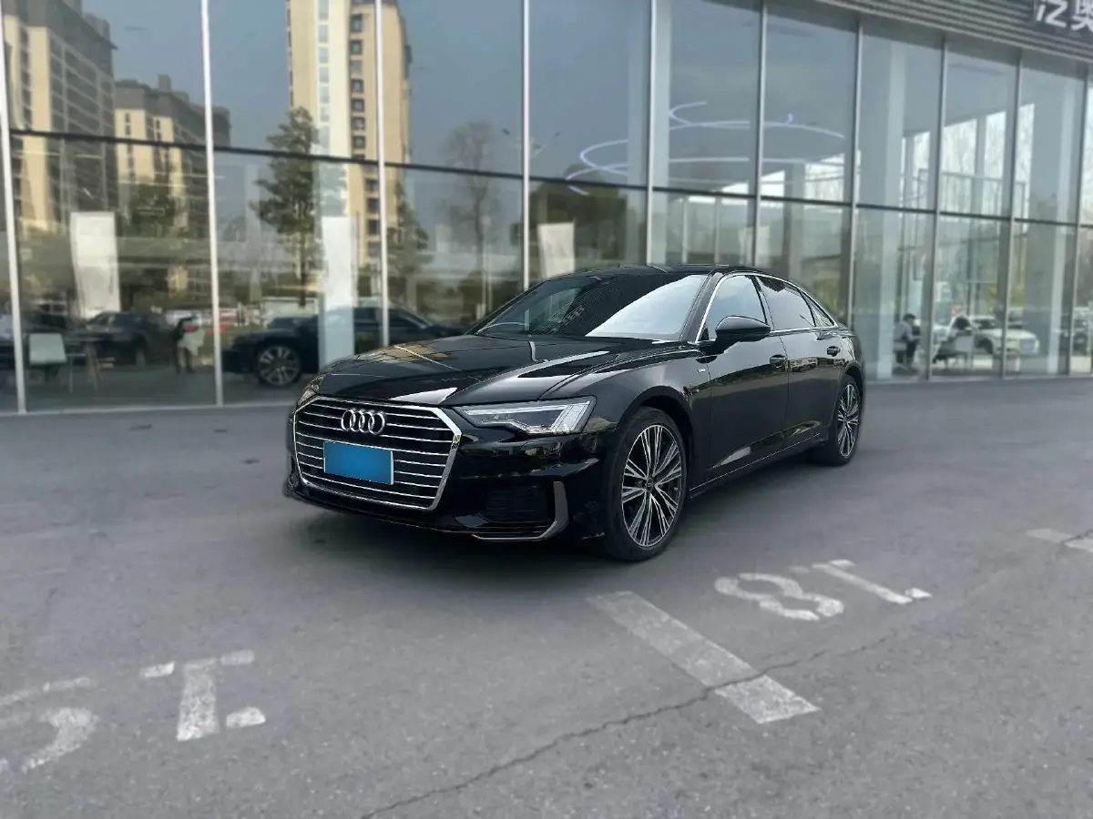2022 Audi A6L 2.0T 190HP L4 7DCT