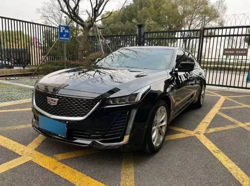 2023 Cadillac CT5 2.0T 237HP L4 10AT