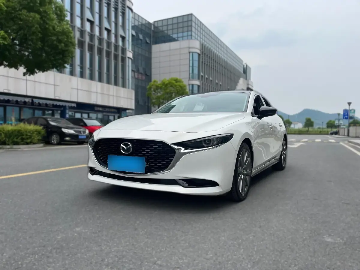 2022 Mazda 3 Axela 2.0L 158HP L4 6AT