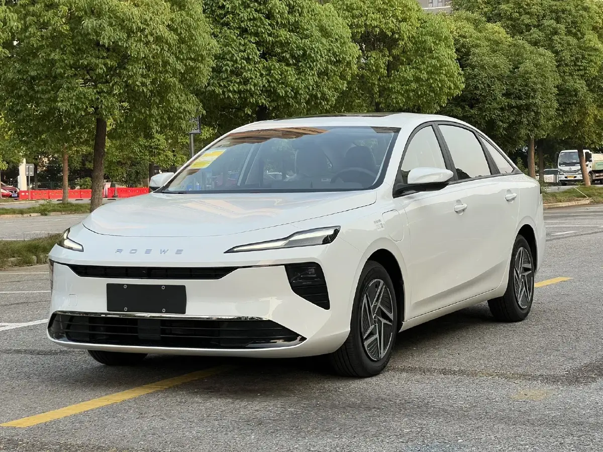 2025 Roewe D6 BEV