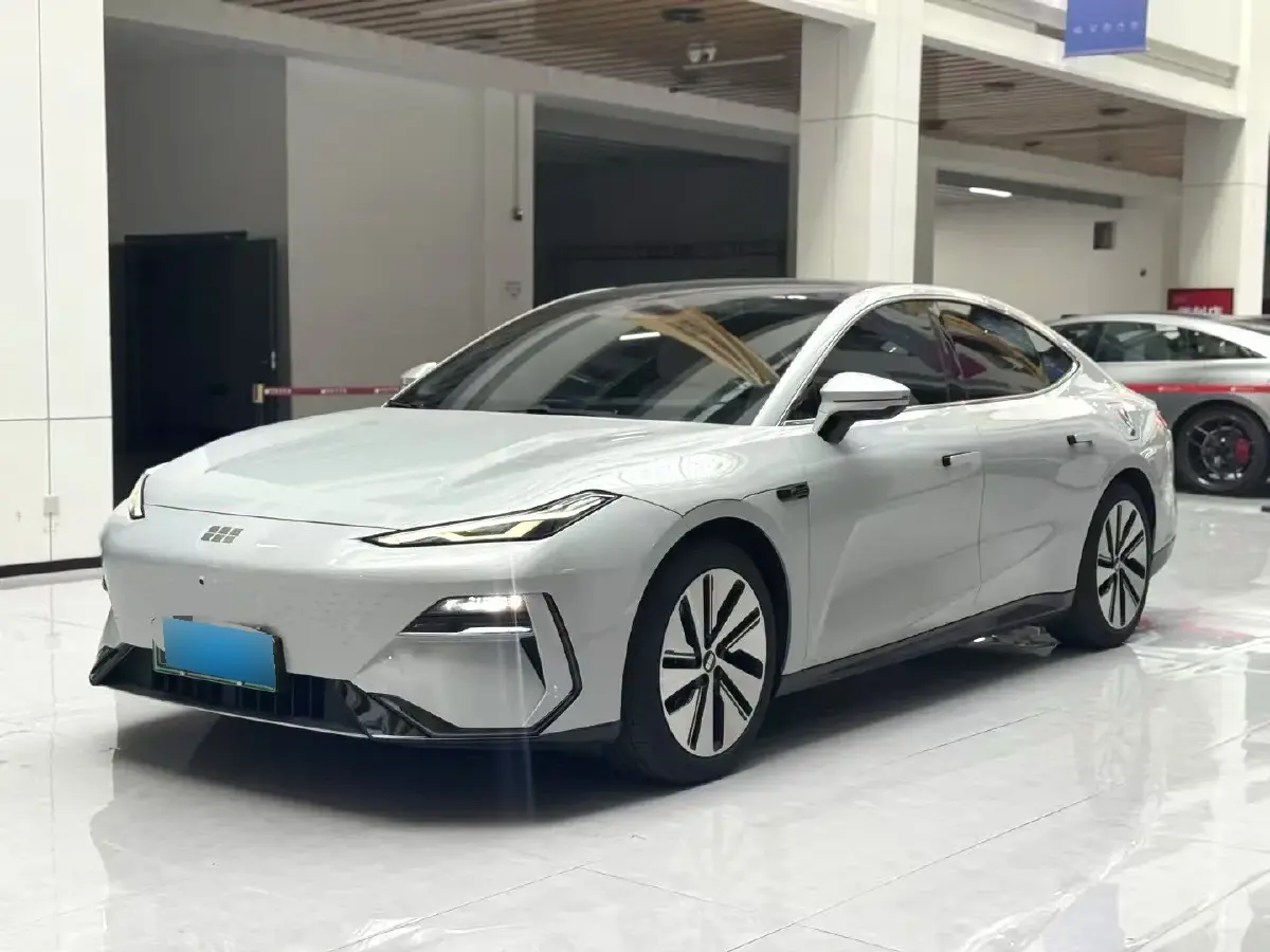2024 Geely Galaxy E8 BEV 76KWH