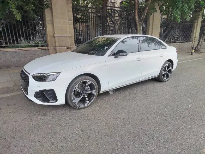 2024 Audi A4L 2.0T 190HP L4 7DCT