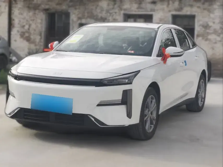 2025 Geely Galaxy L6 1.5L 112HP L4 1DHT PHEV 19.09KWH