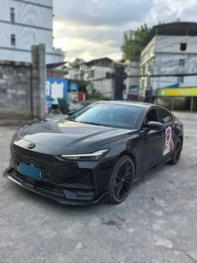 2023 ChangAn UNI-V 1.5T 188HP L4 7DCT