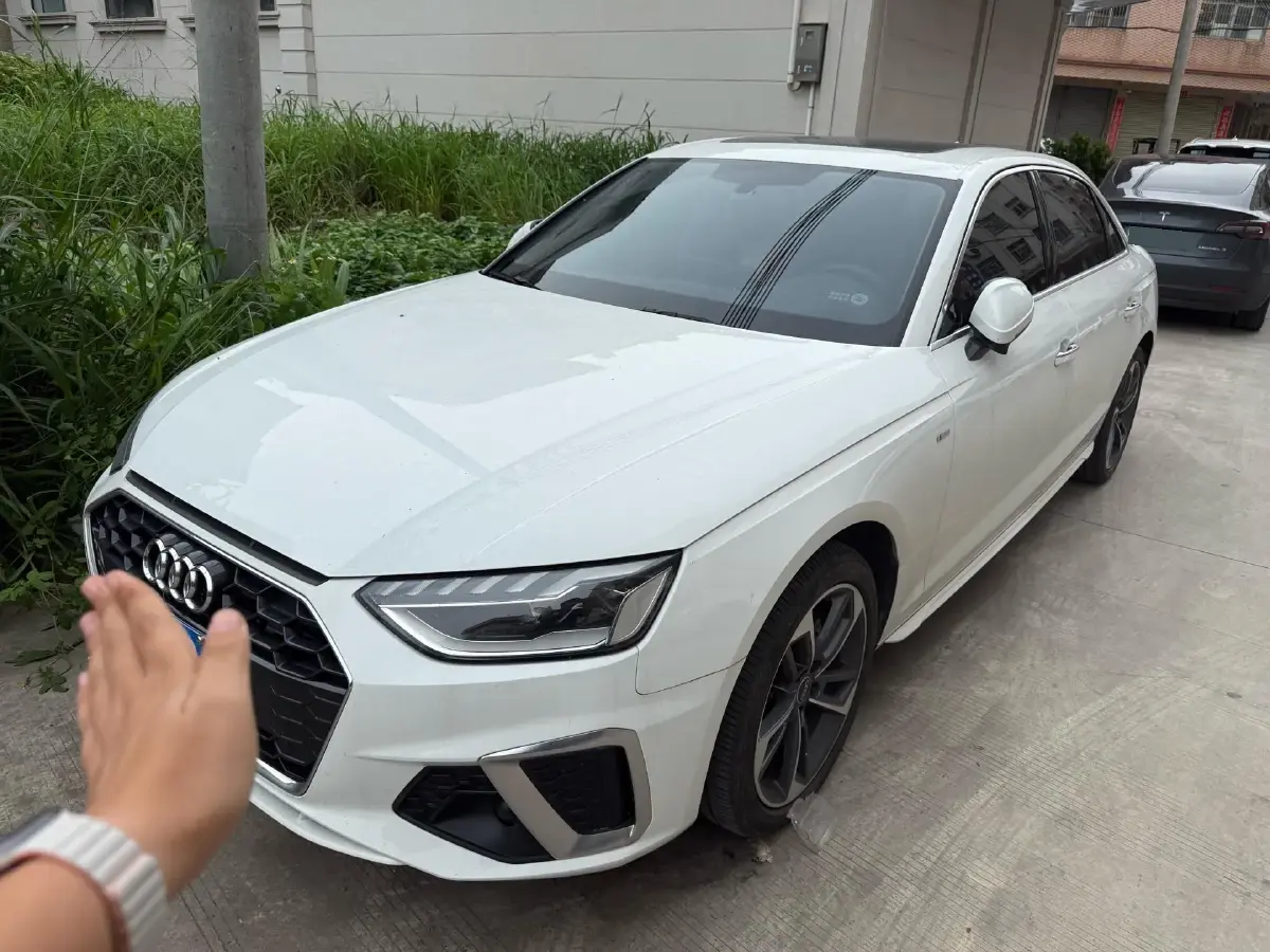 2024 Audi A4L 2.0T 190HP L4 7DCT