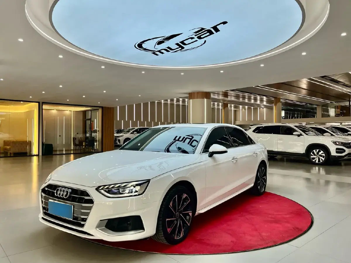 2022 Audi A4L 2.0T 190HP L4 7DCT