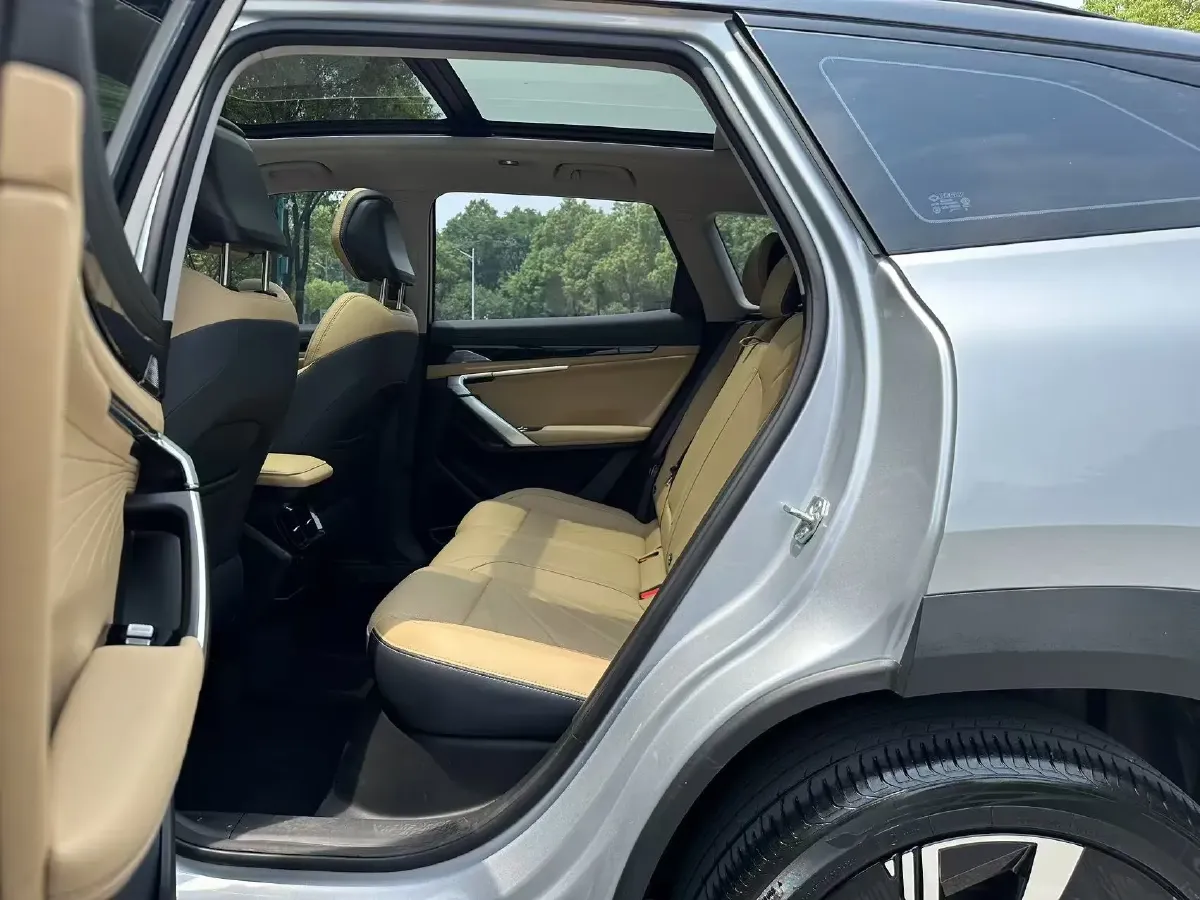 2023 Geely StarRay 1.5T 181HP L4 7DCT,autocango,china used car exporter,china ev exporter,chinese used car exporter,chinese used ev exporter