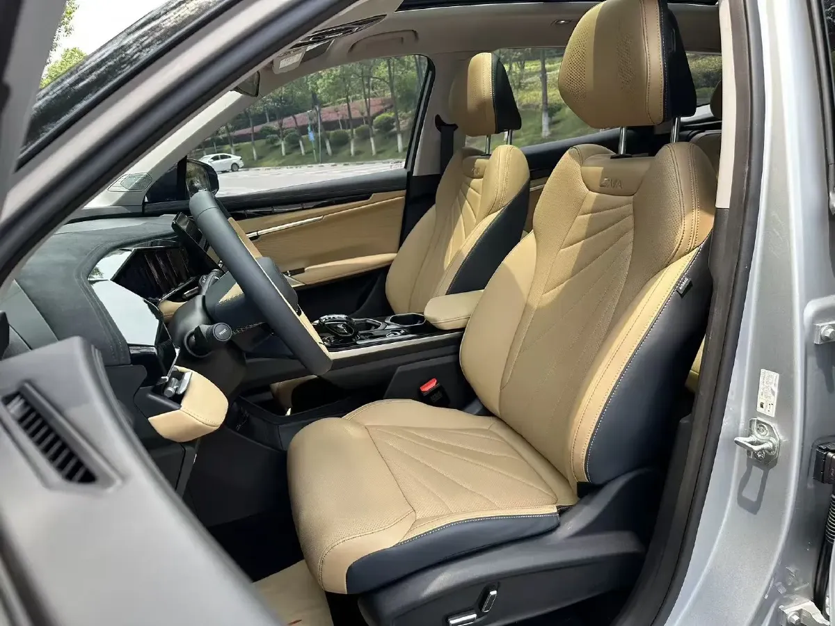 2023 Geely StarRay 1.5T 181HP L4 7DCT,autocango,china used car exporter,china ev exporter,chinese used car exporter,chinese used ev exporter