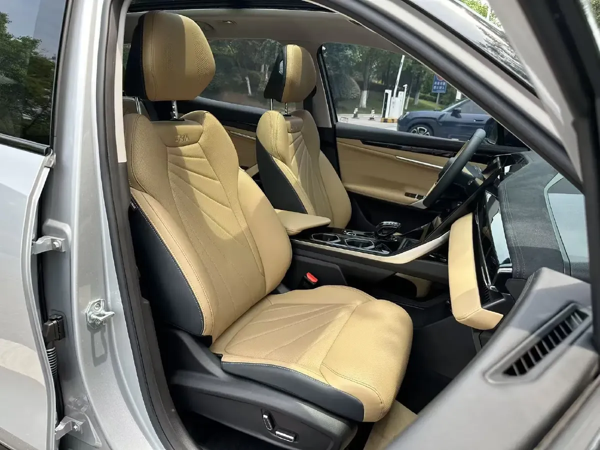 2023 Geely StarRay 1.5T 181HP L4 7DCT,autocango,china used car exporter,china ev exporter,chinese used car exporter,chinese used ev exporter