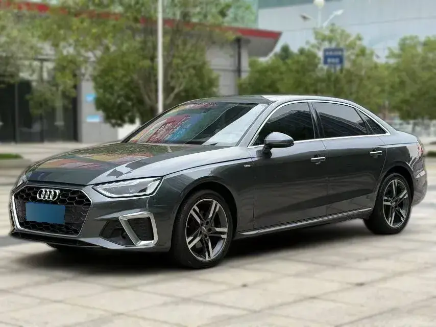 2022 Audi A4L 2.0T 190HP L4 7DCT