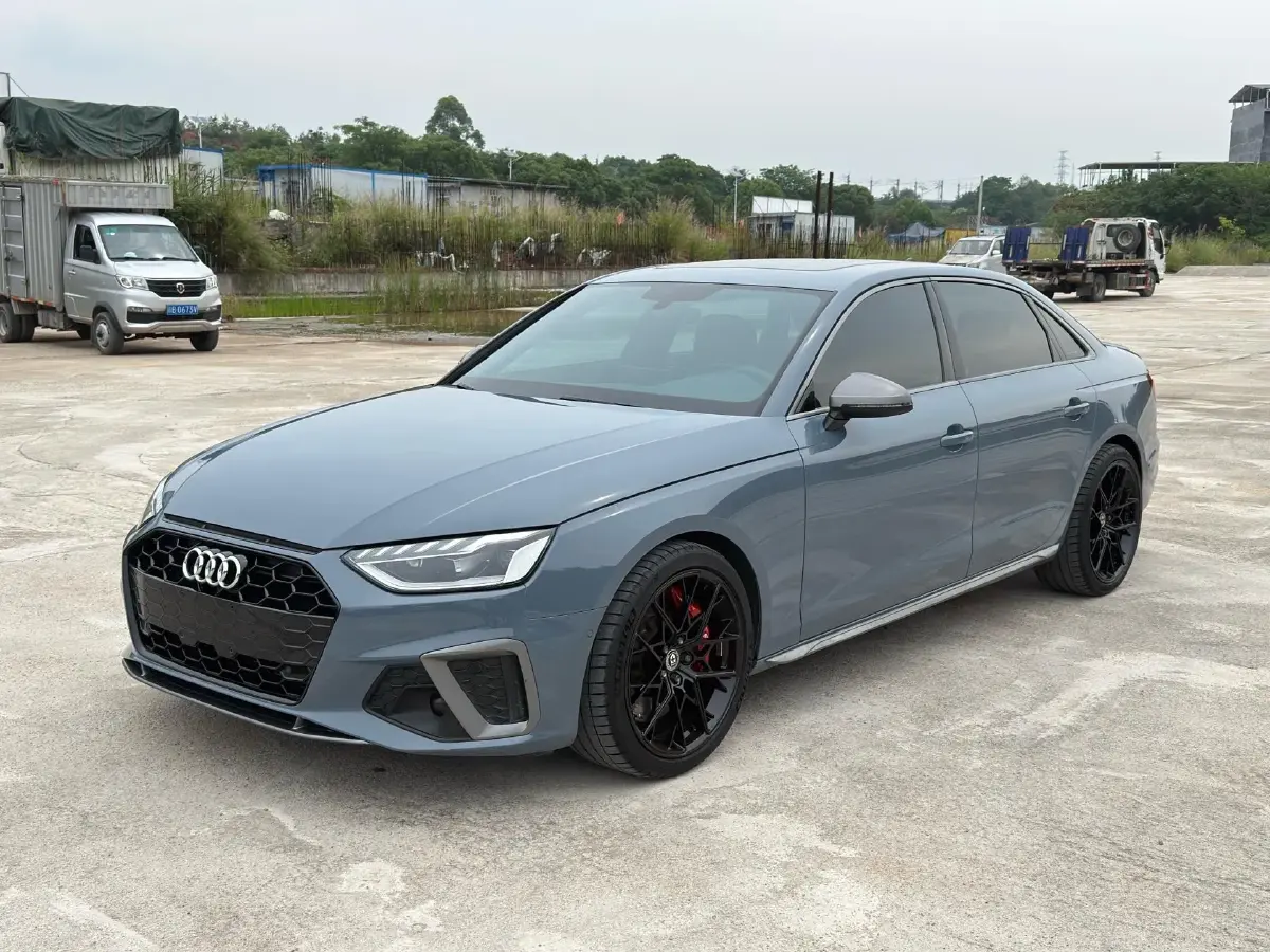 2022 Audi A4L 2.0T 190HP L4 7DCT