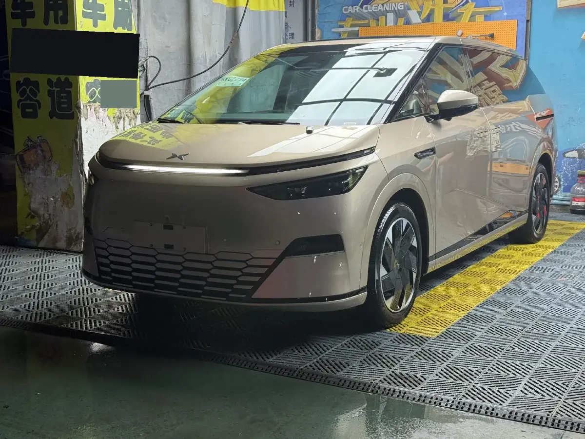 2024 Xpeng X9 BEV 101.5KWH