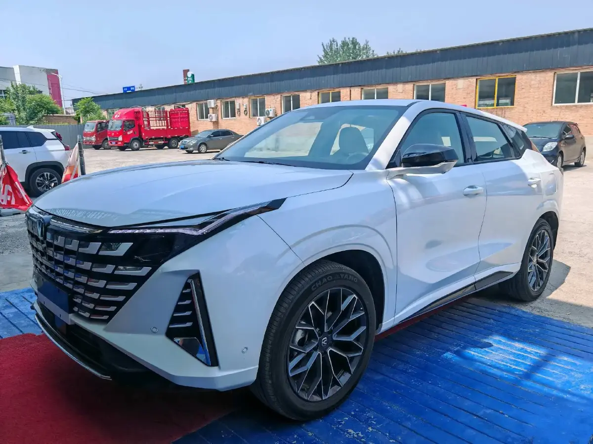 2024 ChangAn UNI-Z 1.5L 98HP L4 E-CVT PHEV 18.4KWH