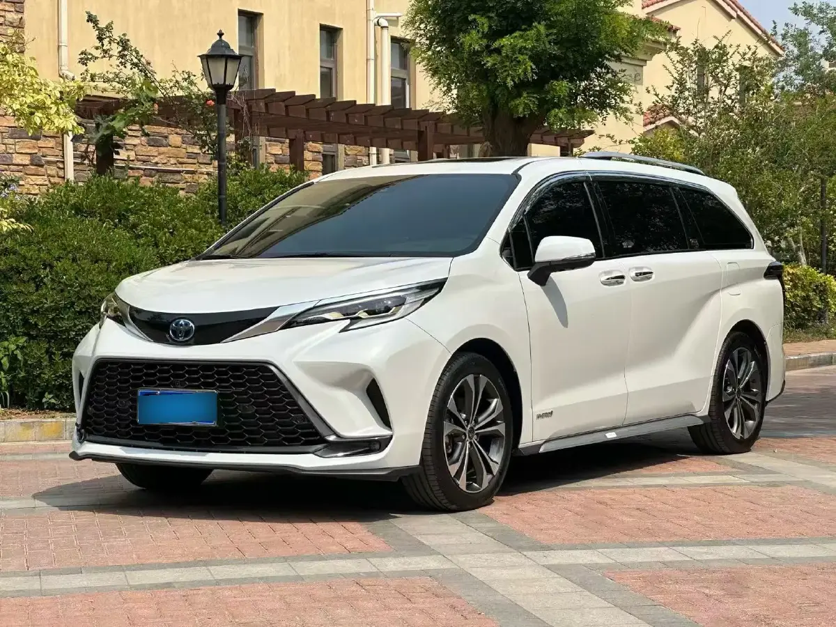 2023 Toyota Granvia 2.5L 189HP L4 E-CVT Hybrid