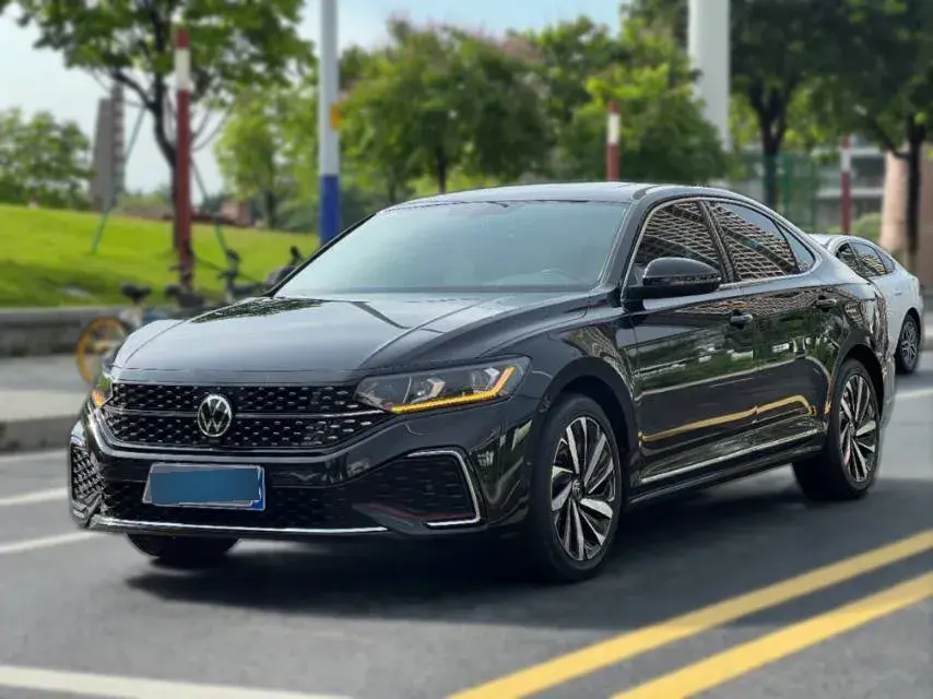 2022 Volkswagen Passat 2.0T 186HP L4 7DCT