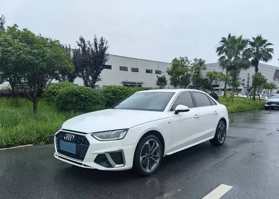 2023 Audi A4L 2.0T 190HP L4 7DCT