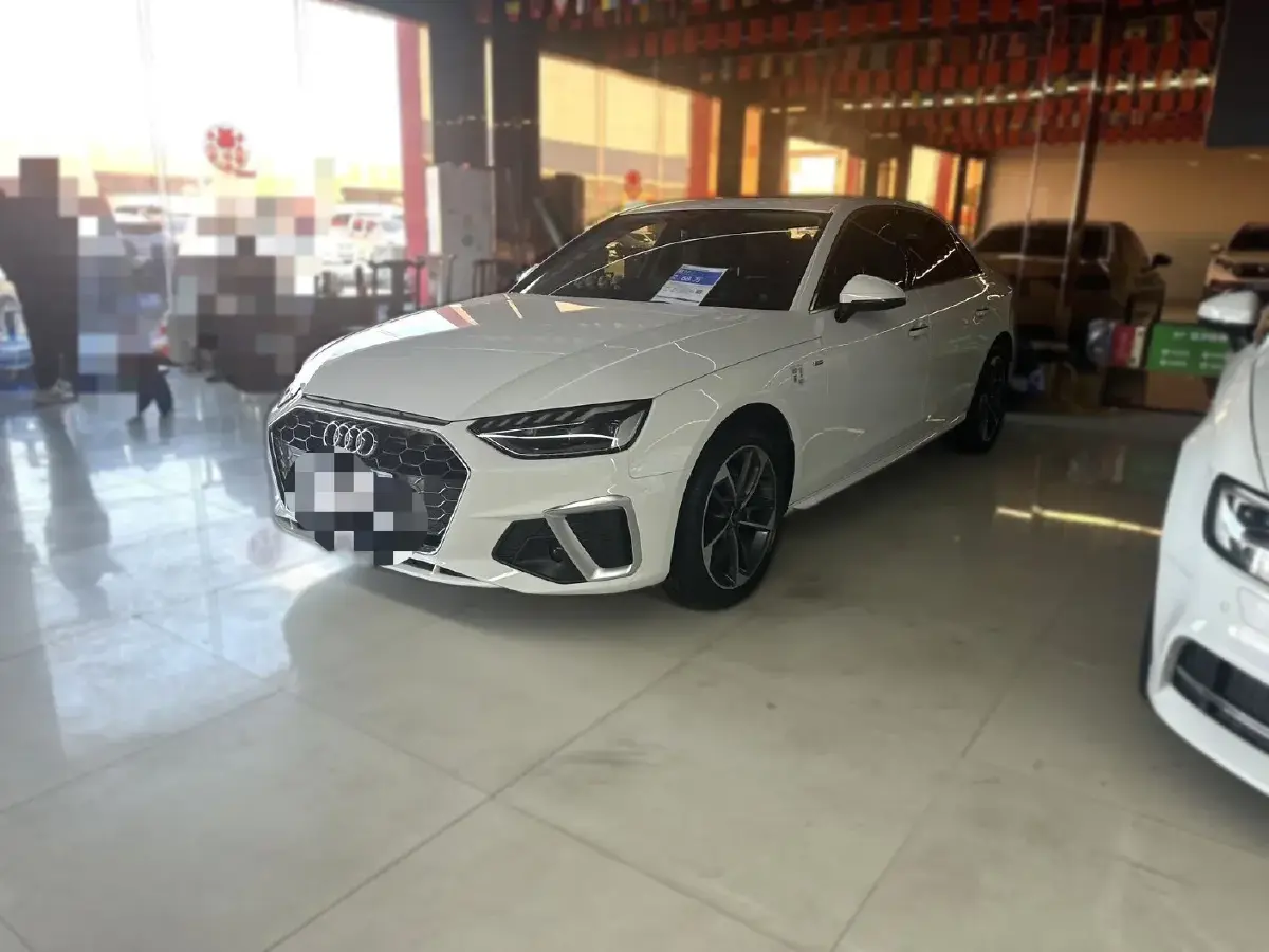 2022 Audi A4L 2.0T 190HP L4 7DCT