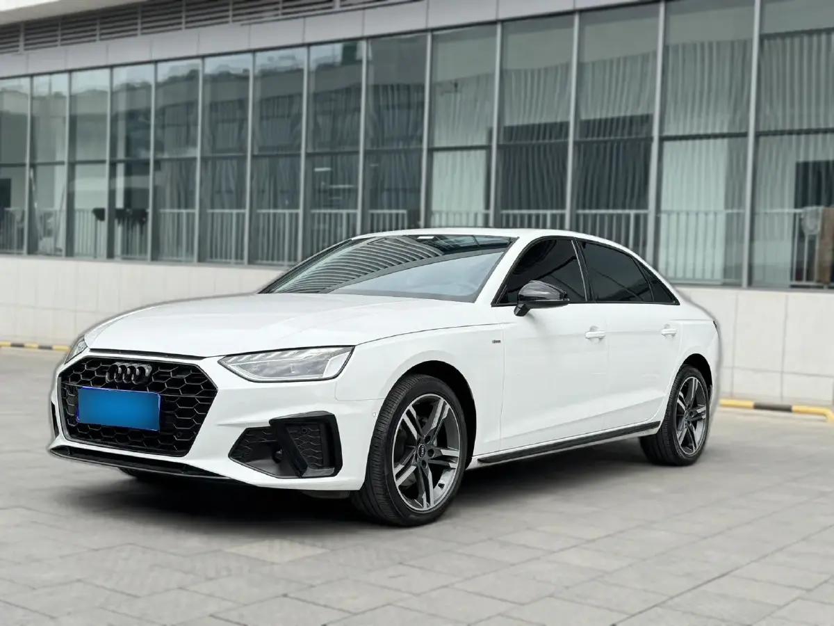 2022 Audi A4L 2.0T 190HP L4 7DCT
