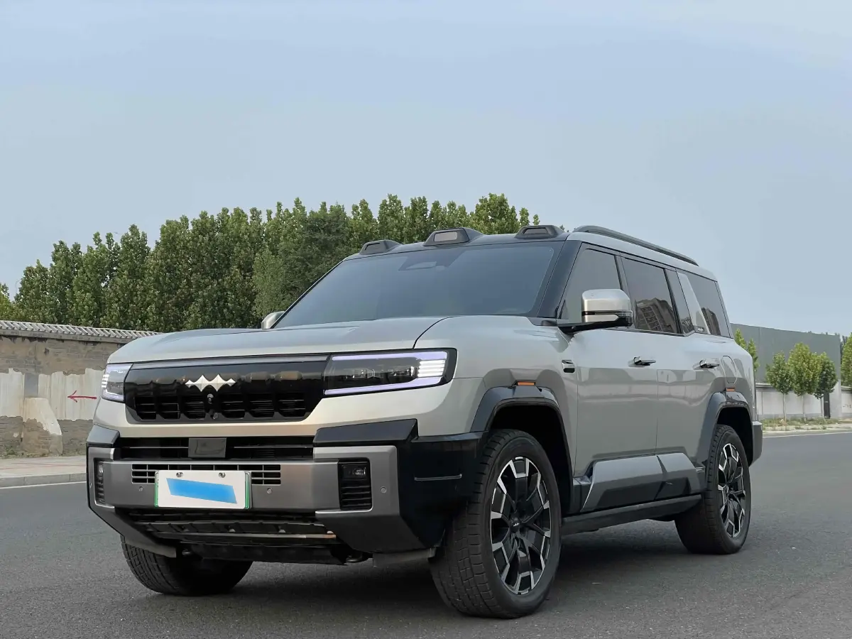 2025 FangChengBao Bao 8 2.0T 245HP L4 E-CVT PHEV 36.8KWH