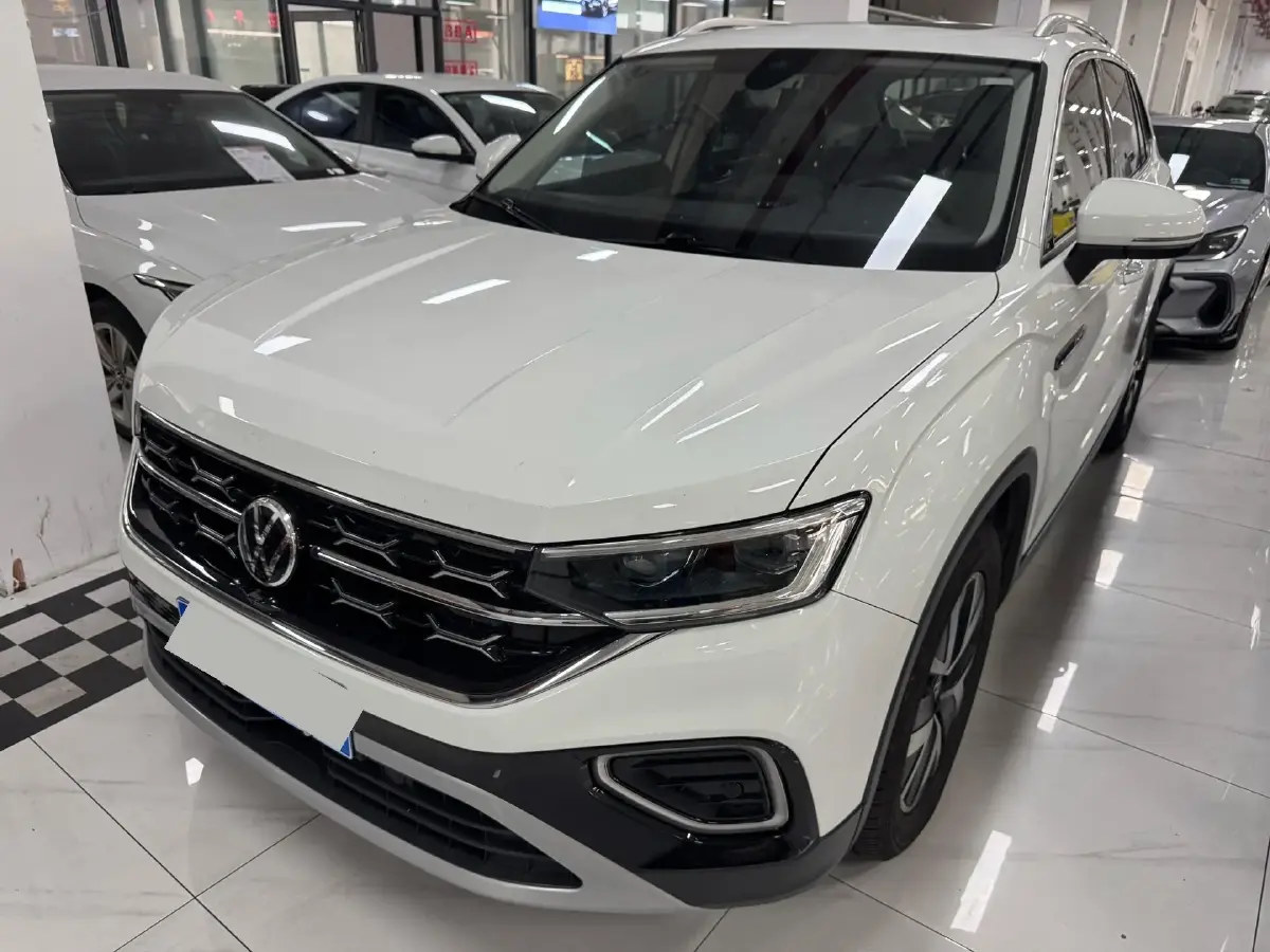 2023 Volkswagen Tayron 2.0T 186HP L4 7DCT