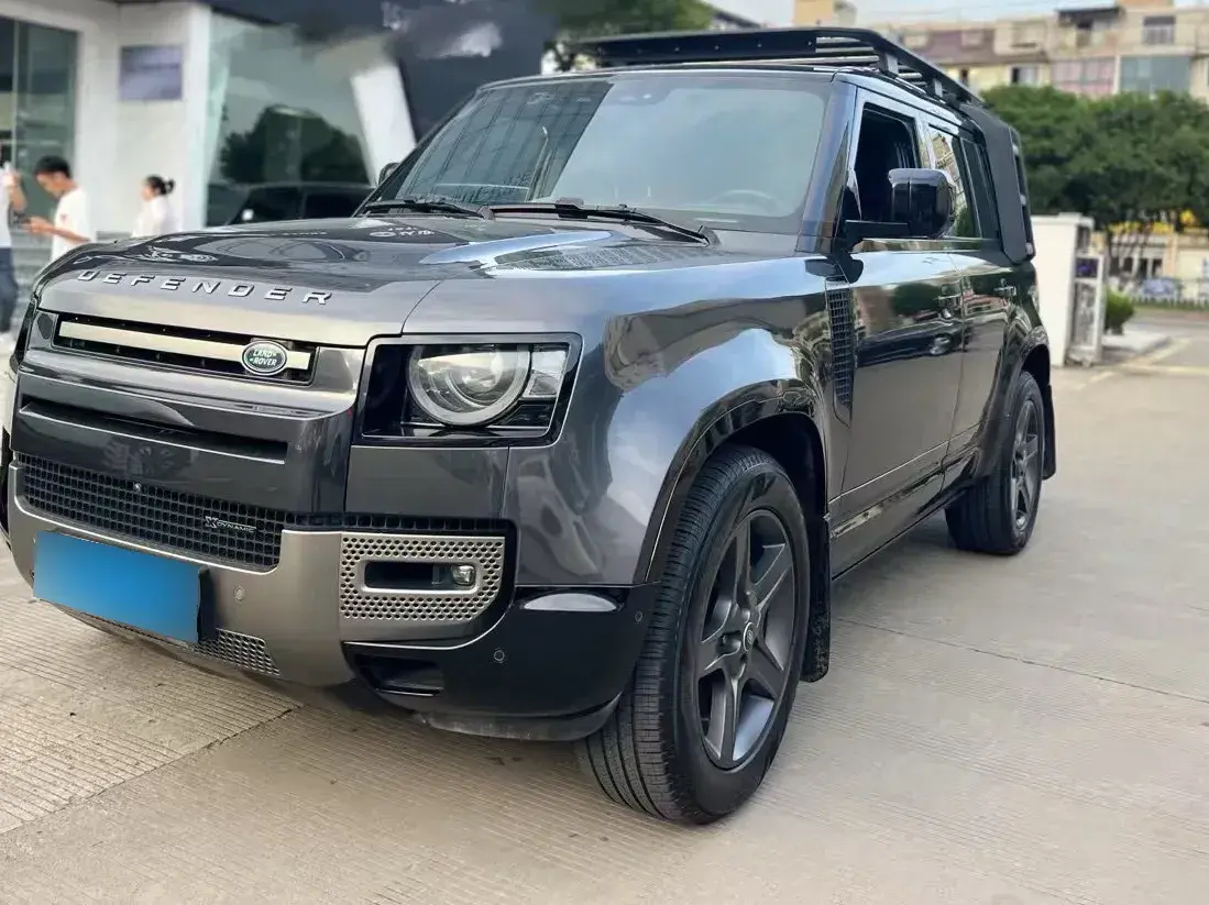 2023 Land Rover Defender 3.0T 400HP L6 8AT