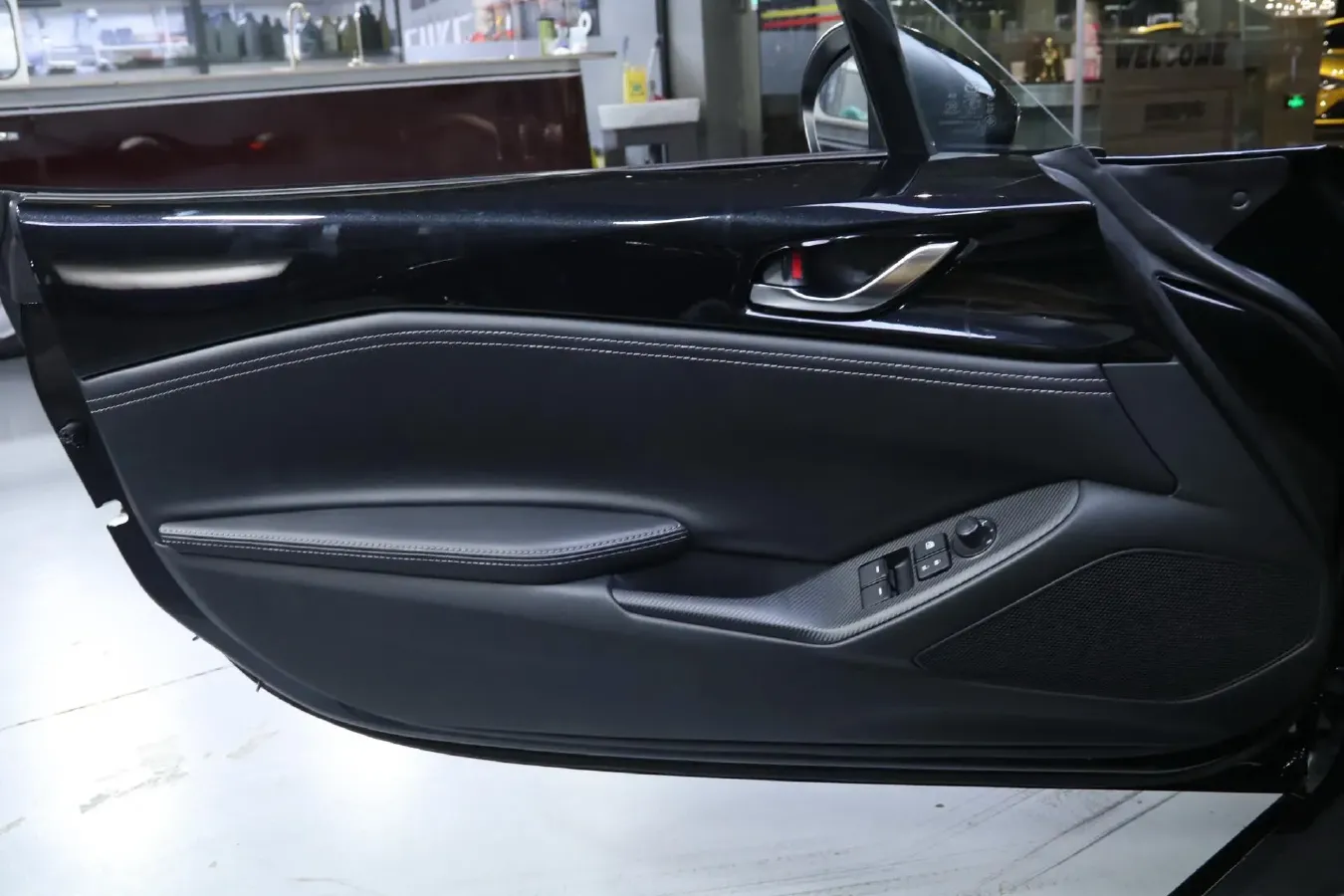 2023 BMW 3.0T 333HP L6 8AT,autocango,china used car exporter,china ev exporter,chinese used car exporter,chinese used ev exporter