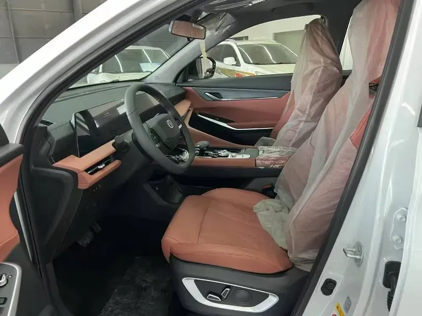 2024 ChangAn CS75 Plus 1.5T 188HP L4 8AT,autocango,china used car exporter,china ev exporter,chinese used car exporter,chinese used ev exporter