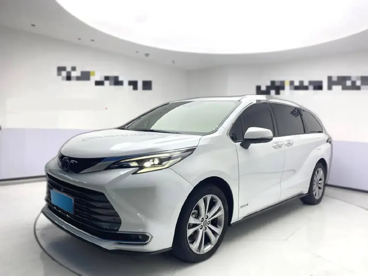 2023 Toyota Sienna 2.5L 189HP L4 E-CVT Hybrid