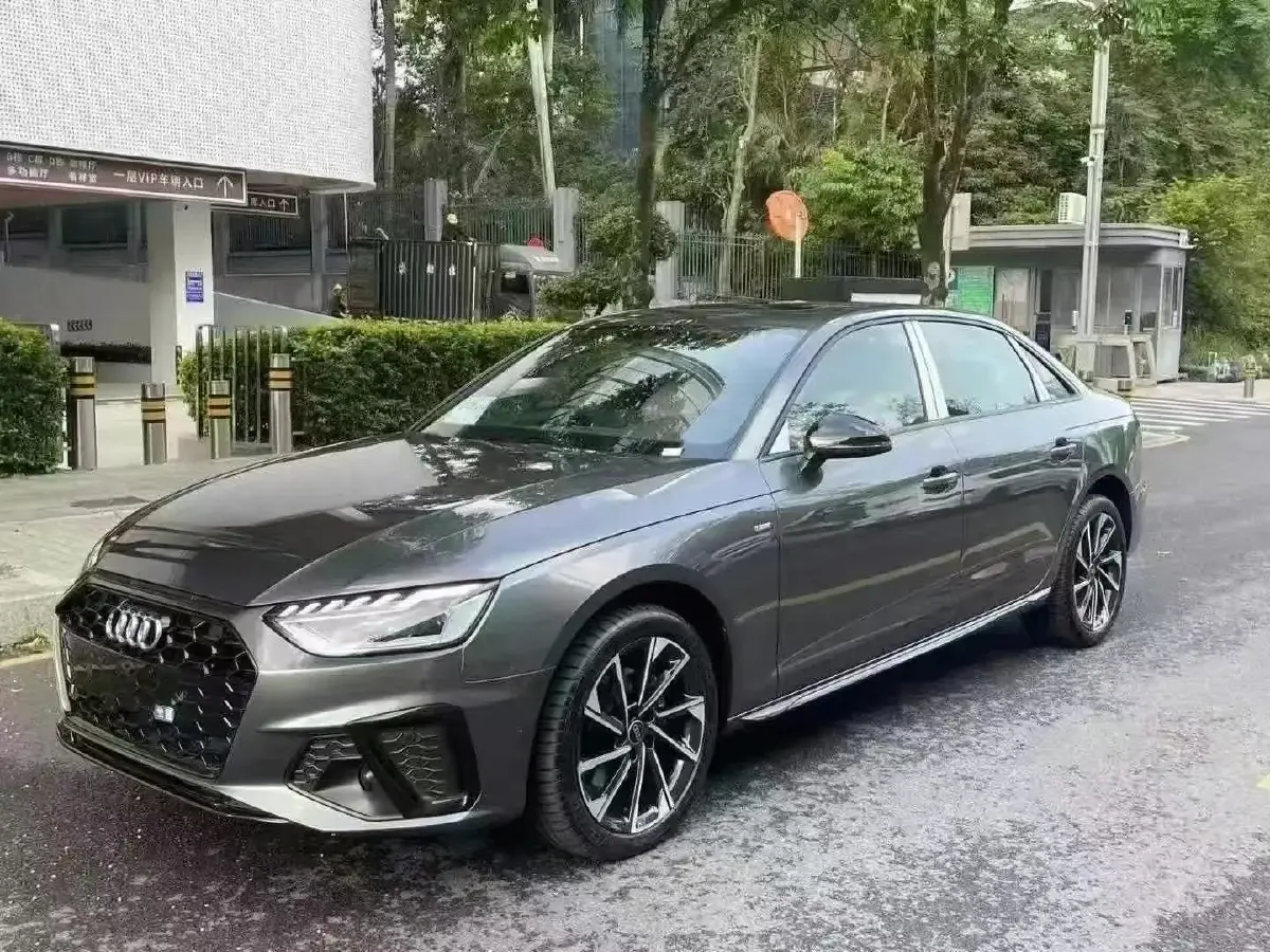 2023 Audi A4L 2.0T 190HP L4 7DCT