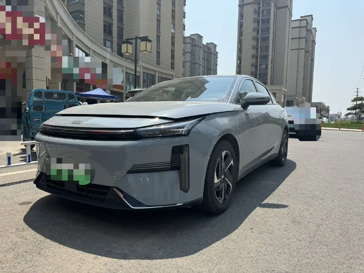 2023 Geely Galaxy L6 1.5T 163HP L4 3DHT PHEV