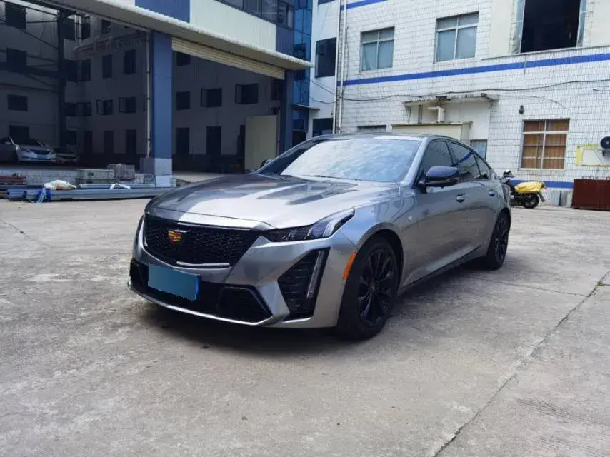 2022 Cadillac CT5 2.0T 237HP L4 10AT