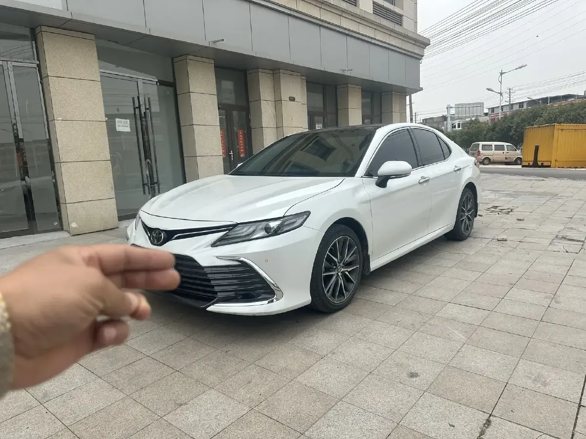 2021 Toyota Camry 2.5L 209HP L4 8AT